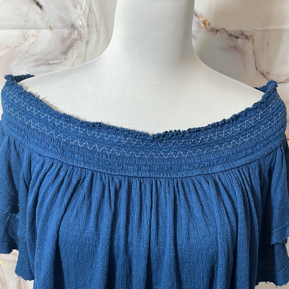 Free People Off the Shoulder Crop Frayed Edges and Back Cut out Blue Size M - Picture 2 of 10